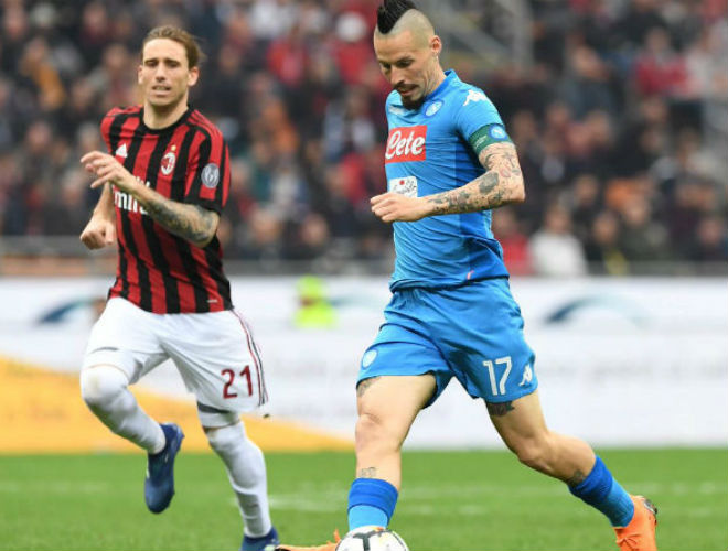AC Milan - Napoli: Dồn ép nghẹt thở, mòn mỏi vì &#34;chân gỗ&#34; - 1