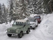 Tin tức ô tô - Kỷ niệm 70 năm SUV: Land Rover vẽ hình SUV Defender trên sườn núi Alps