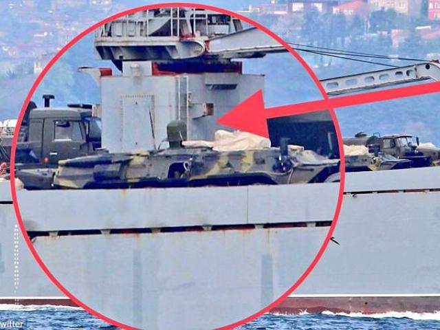 Tàu chiến Nga chở đầy khí tài trên đường tới Syria