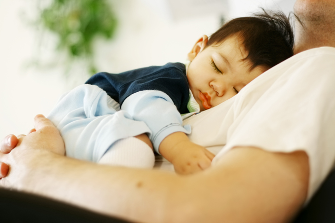 Mối quan hệ giữa giấc ngủ và sự phát triển của bé - 1