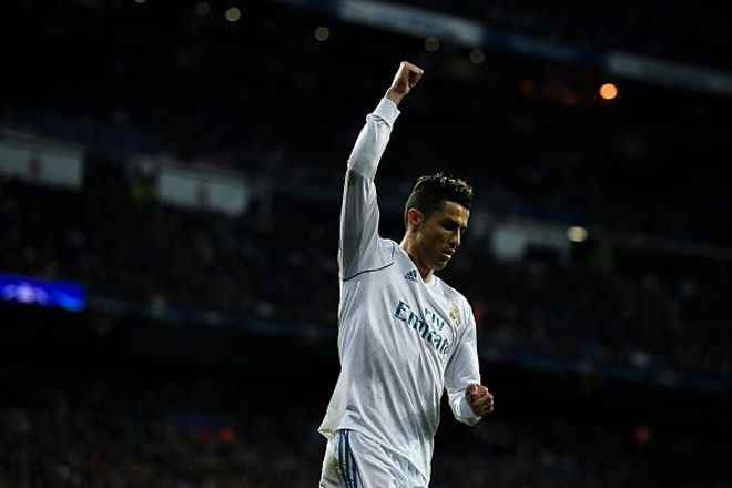 Ronaldo - vua kỷ lục và danh hiệu: Xứng đáng được yêu thương nhiều hơn - 1