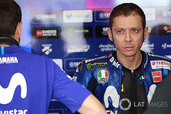 Đua xe MotoGP, Marquez đẩy ngã Rossi: &#34;Hoàng tử&#34; chưa chín chắn - 1