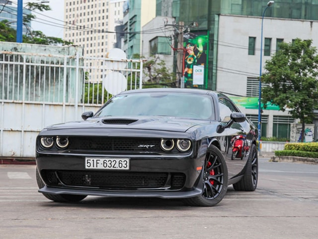 Hàng khủng Dodge Challenger SRT Hellcat mạnh 707 mã lực tại Sài Gòn