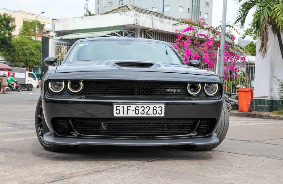 Hàng khủng Dodge Challenger SRT Hellcat mạnh 707 mã lực tại Sài Gòn - 1