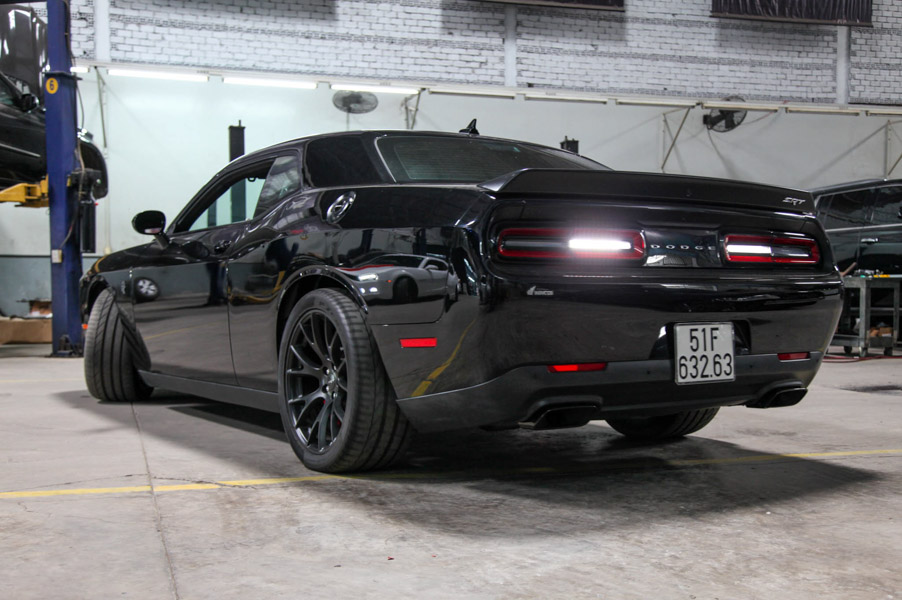 Hàng khủng Dodge Challenger SRT Hellcat mạnh 707 mã lực tại Sài Gòn - 11