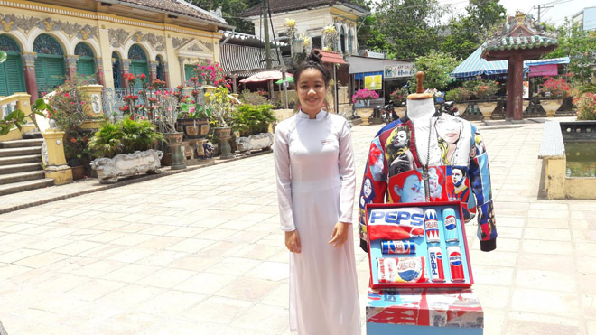Giới trẻ Cần Thơ sôi sục vì quà chất Pepsi - 1