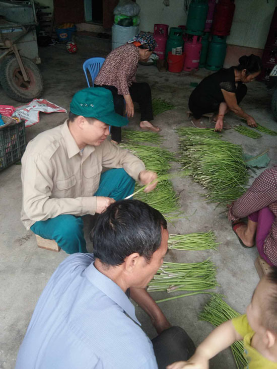 Liều mình trồng &#34;cây quý tộc&#34;, nông dân 7X cầm chắc 4 triệu/ngày - 4