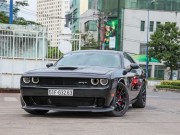 Ngắm xe - Hàng khủng Dodge Challenger SRT Hellcat mạnh 707 mã lực tại Sài Gòn