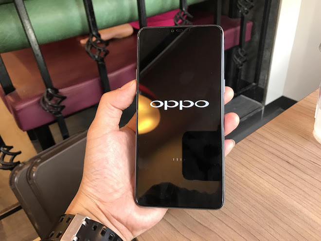 Oppo F7: Chiếc smartphone &#34;tai thỏ&#34; đáng giá cho người thích selfie - 3