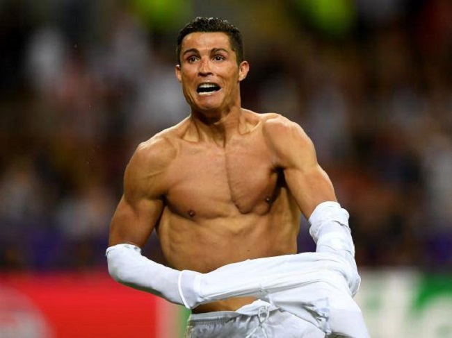 CR7 sở hữu phòng gym của riêng mình trong nhà để tiện cho việc tập luyện.&nbsp;