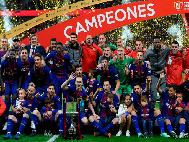 Barcelona vô địch: La Liga ngợi ca “kỷ niệm 30”, báo chí thế giới tri ân Iniesta