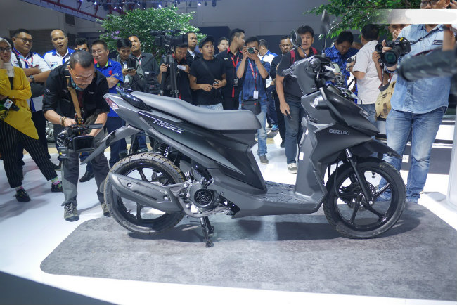 Suzuki Indonomobil Sales (SIS) vừa trình diện mẫu xe tay ga mới 2018 Suzuki Nex II tại Triển lãm xe môtô quốc tế (IIMS) 2018 ở quốc đảo Indonesia.