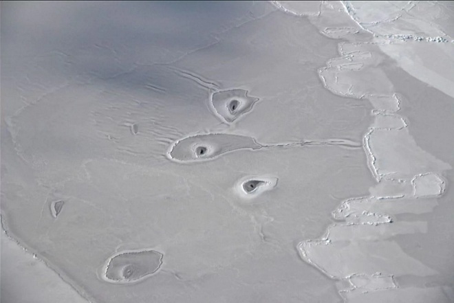 Vòng tròn băng bí ẩn ở Bắc Cực khiến NASA bối rối - 1