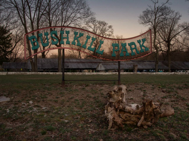 Bushkill, bang Pennsylvania: Công viên giải trí ở thành phố Philadelphia mở cửa vào năm 1902 và hàng loạt trận lụt vào năm 2007 đã phá hủy công trình trên mức chủ sở hữu của nó có thể sửa chữa.
