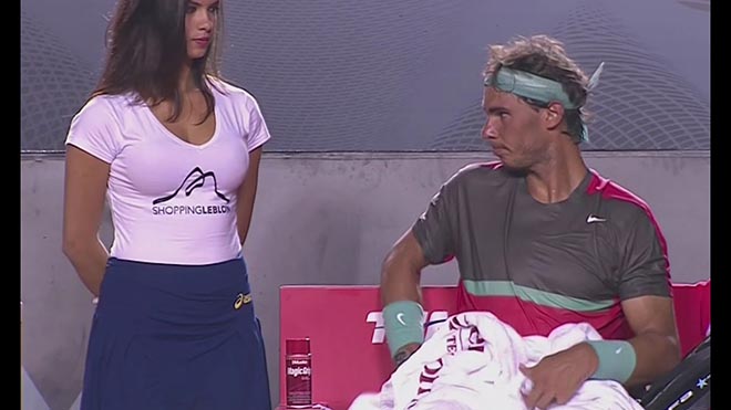 Ngại ngùng: Mỹ nhân mặc quá quyến rũ, Nadal cố kìm lòng - 1