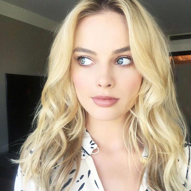 Nhan sắc của Margot Robbie được ca ngợi là hoàn hảo, giúp cô xuất sắc hóa thân trong nhiều dạng nhân vật có ngoại hình nổi bật.