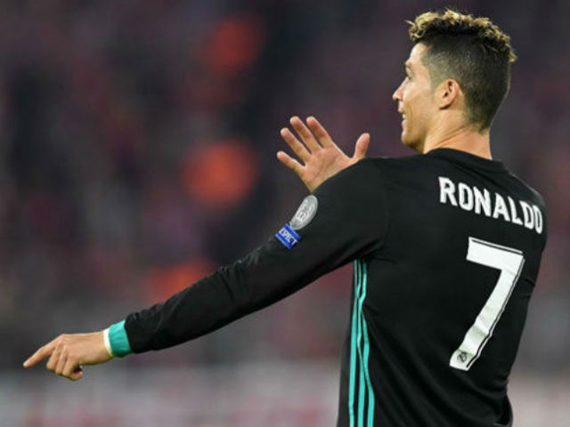Ronaldo bị “tước” siêu phẩm: Triệu fan nổi đóa, báo chí TBN đòi xử phạt
