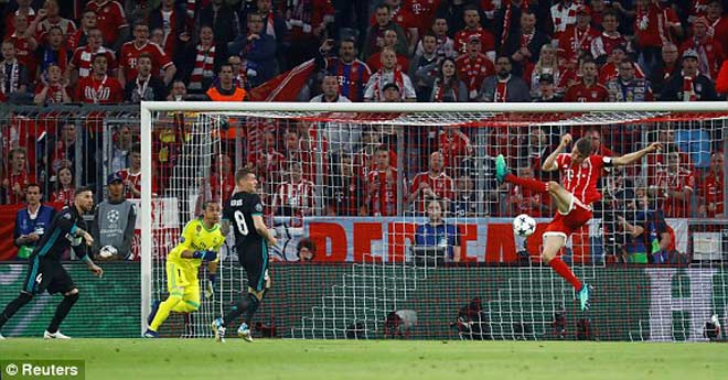 Real - Ronaldo dập tắt &#34;chảo lửa&#34; Bayern: &#34;Hùm xám&#34; mất nanh - 1