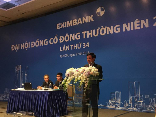 Cổ đông hỏi Tổng giám đốc Eximbank có từ chức, sau 2 vụ mất tiền? - 1