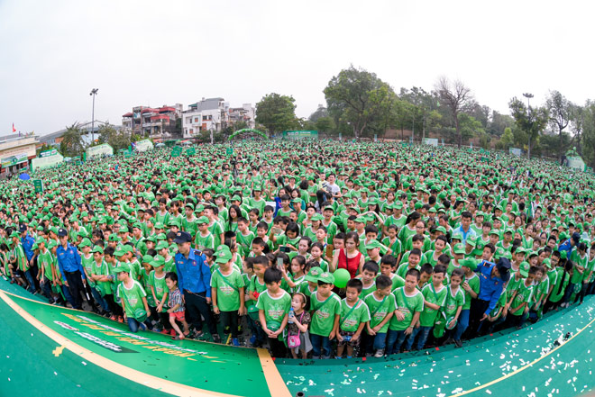 Gia đình diễn viên Hồng Đăng cùng 20.000 người đi bộ vì thế hệ Việt Nam năng động - 1
