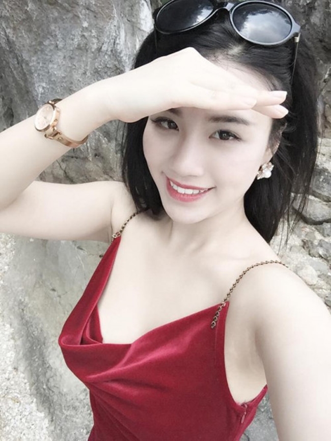 Vũ Mỹ Linh là diễn viên, ca sĩ nổi tiếng theo phong cách sexy. Cô góp mặt trong vô số phim ngắn, phim sitcom và phim truyền hình như “E khó”, “Tầng 18+”…. Năm nay, cô sẽ tham gia nhiều dự án mới như “Sến 365”, “Sống chung với em chồng”, “Tấm Cám”….