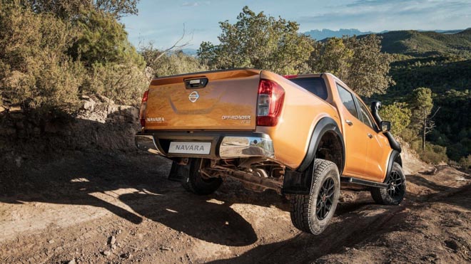 Nissan Navara ra mắt phiên bản off-road AT32 - 2