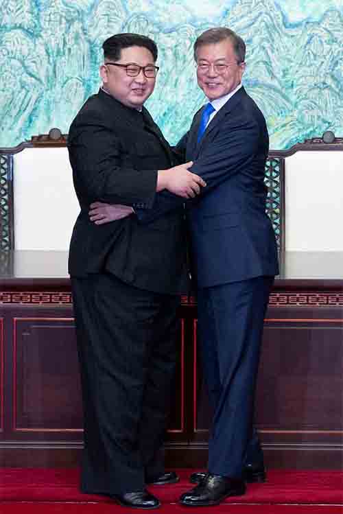 Hội nghị liên Triều hé lộ chiều cao thực sự của ông Kim Jong-un - 1