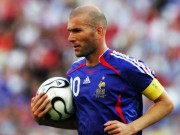 Bóng đá - Khoảnh khắc điên rồ World Cup: Zidane 34 tuổi &quot;hủy diệt&quot; bộ tứ huyền ảo Brazil