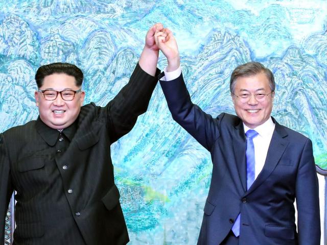 Báo Mỹ: Kim Jong-un đồng ý gặp Trump ngay tại khu phi quân sự