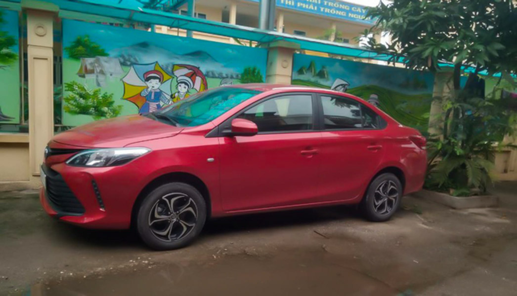 Toyota Vios mới bất ngờ xuất hiện trên đường phố tại Việt Nam - 2