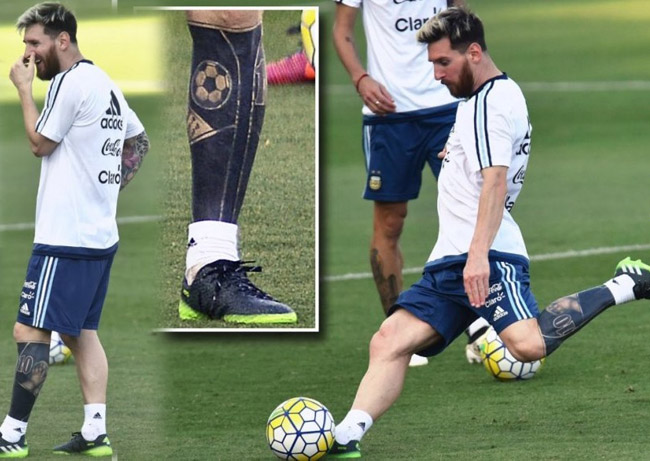 Messi xăm nhiều hình lớn nhỏ trên đôi chân săn chắc.&nbsp;