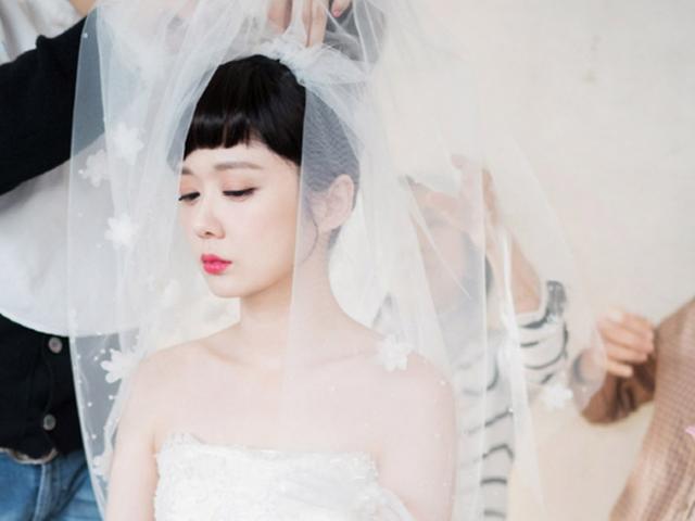 37 tuổi, Jang Na Ra đẹp rạng ngời trong trang phục váy cưới