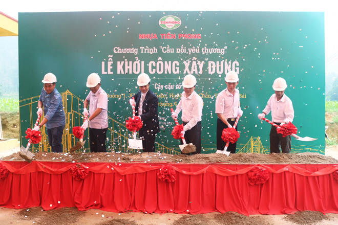Nhựa Tiền Phong chi gần 1,5 tỷ đồng xây cầu cho người dân xã Bình Thuận - 1