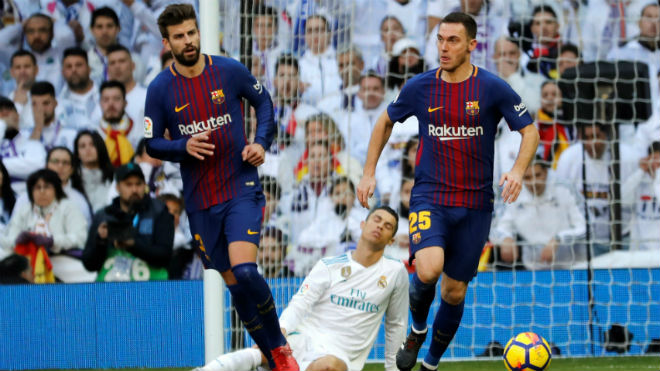 Lộ đội hình siêu kinh điển Real - Barca: Zidane &#34;khô máu&#34;, Ronaldo quyết hạ Messi - 1