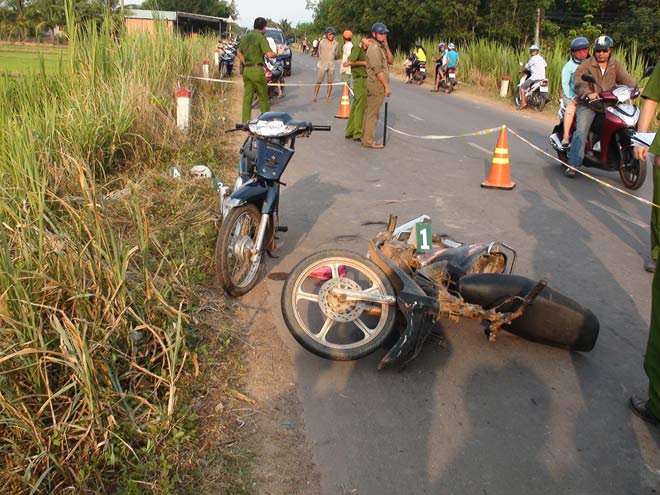 Sát hại rồi bế con của người tình ra đầu thú - 2