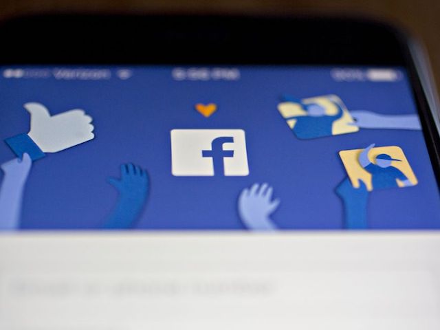 Facebook cân nhắc bản tính phí cho người dùng?