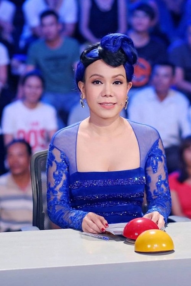 Bên cạnh đó, Việt Hương còn làm MC một số gameshow như “Phiên tòa tình yêu”, “Là vợ phải thế”, “Chuẩn cơm mẹ nấu”...