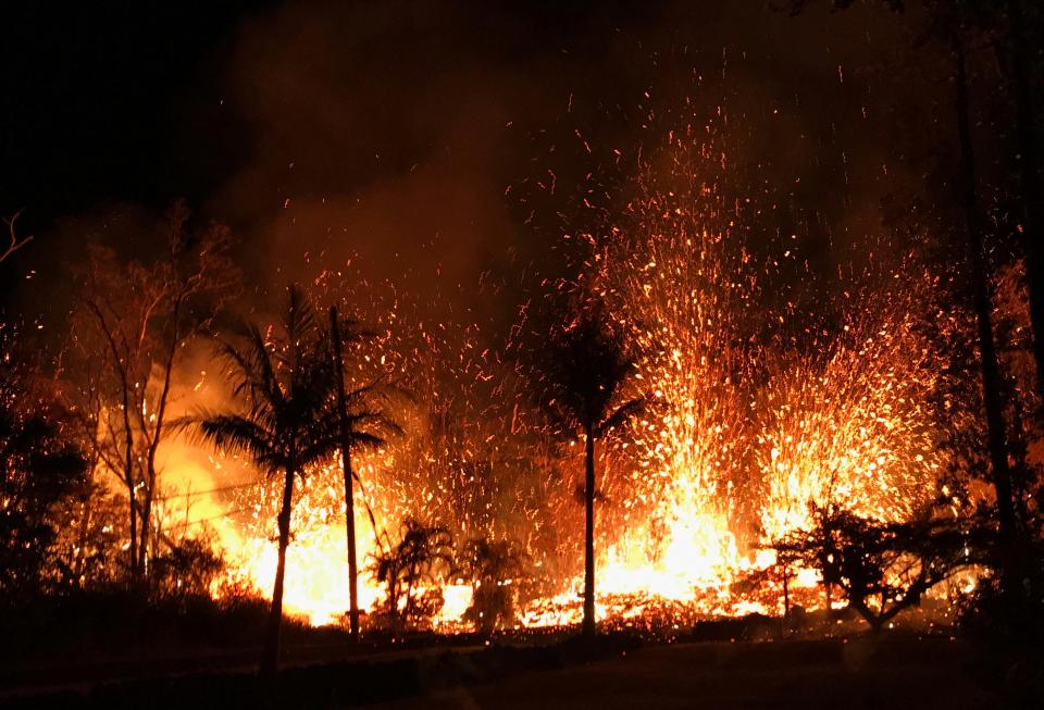 Khí độc và dung nham nóng hơn 1.000 độ tấn công Hawaii - 7