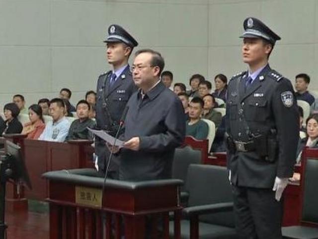 Cựu ủy viên Bộ Chính trị Trung Quốc lãnh án tù chung thân