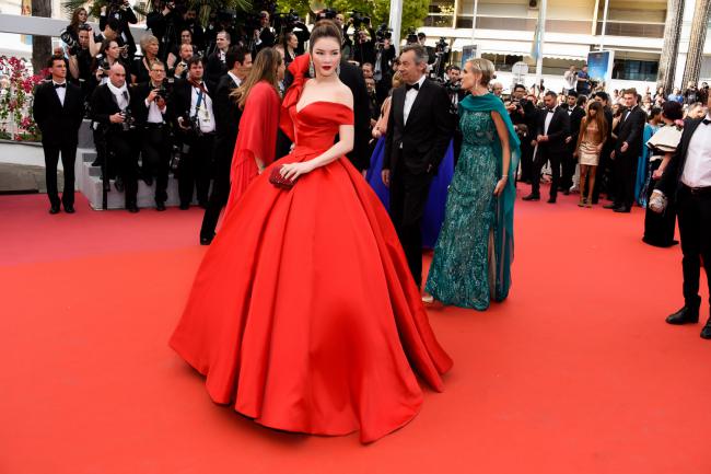 Lý Nhã Kỳ hoá Cinderella trong ngày khai mạc LHP Cannes 2018 - 2