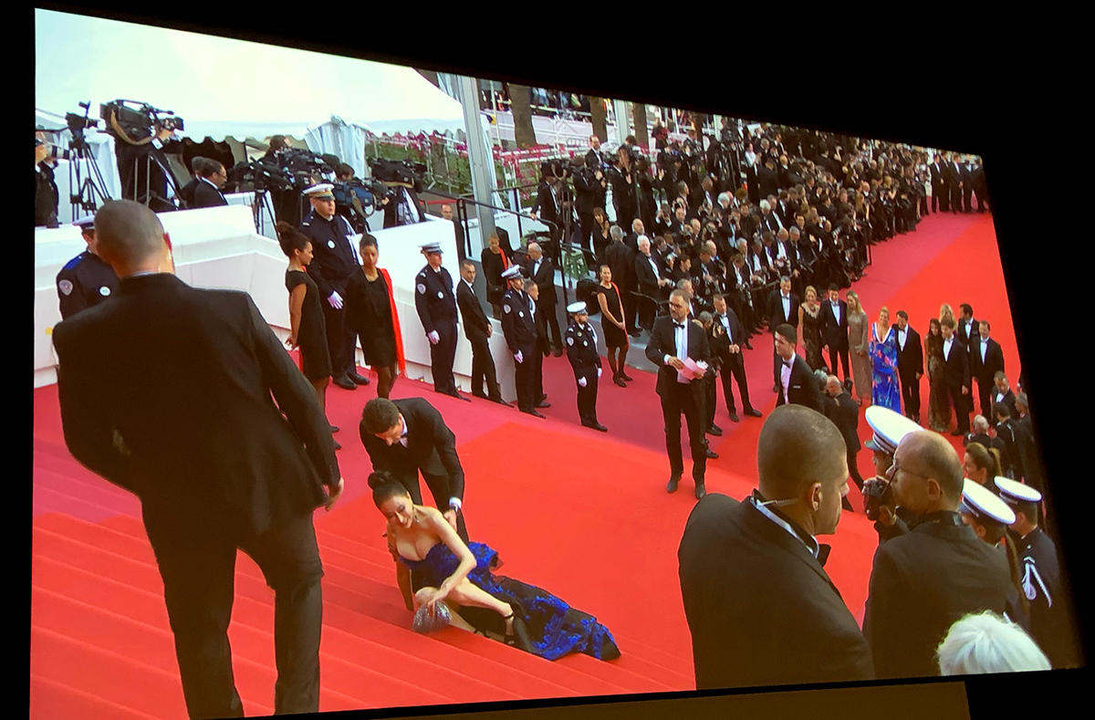 Mỹ nhân Hoa ngữ giả vờ ngã để thu hút ống kính trên thảm đỏ Cannes - 1