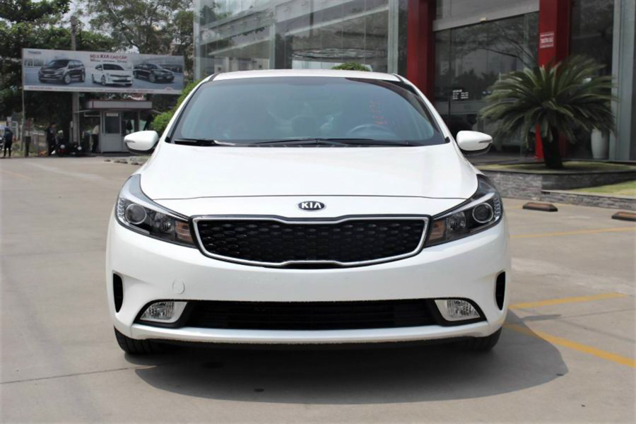 Kia Cerato bản giá rẻ chỉ 499 triệu đồng: Rẻ nhất phân khúc sedan hạng C - 1