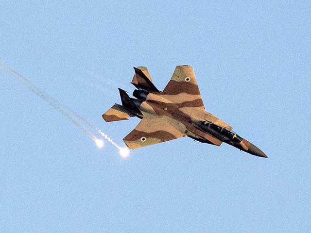 28 chiến đấu cơ Israel phóng 60 tên lửa vào Syria trong đêm