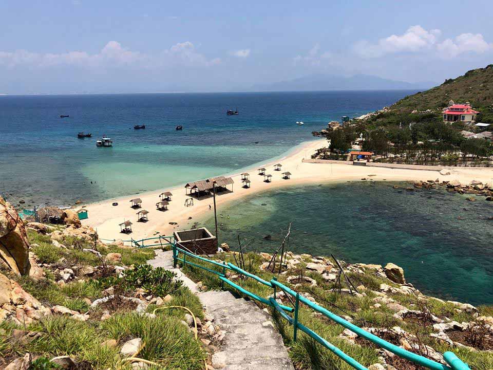 Ghé Nha Trang hè này khám phá &#34;bãi tắm đôi&#34; duy nhất ở Việt Nam - 1