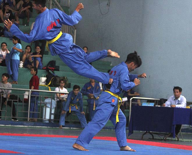 Tay không chống mã tấu, môn sinh Vovinam diễn tuyệt chiêu - 1