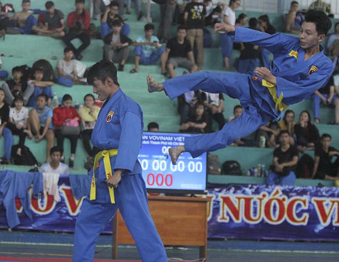 Tay không chống mã tấu, môn sinh Vovinam diễn tuyệt chiêu - 2