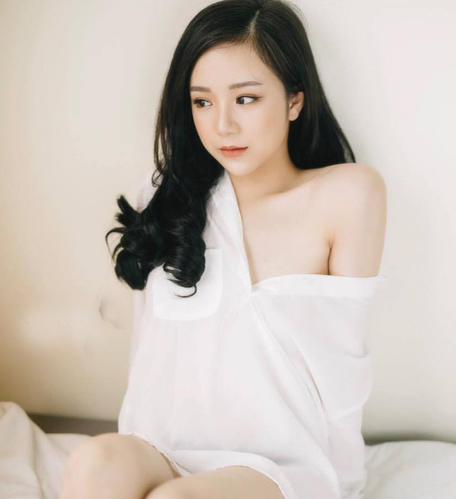 Thế nhưng, Thủy Tiên lại khiến fan bất ngờ khi chia sẻ những hình ảnh sexy thế này.&nbsp;