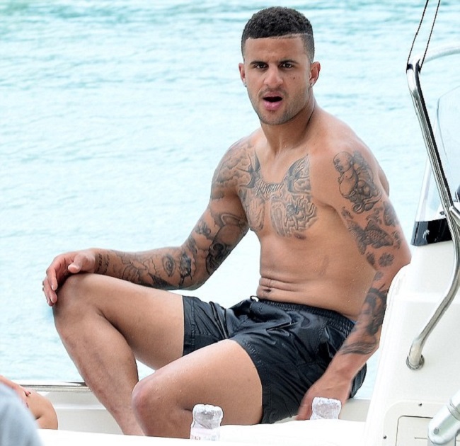 Tổng thể hình xăm trên người Kyle-Walker.