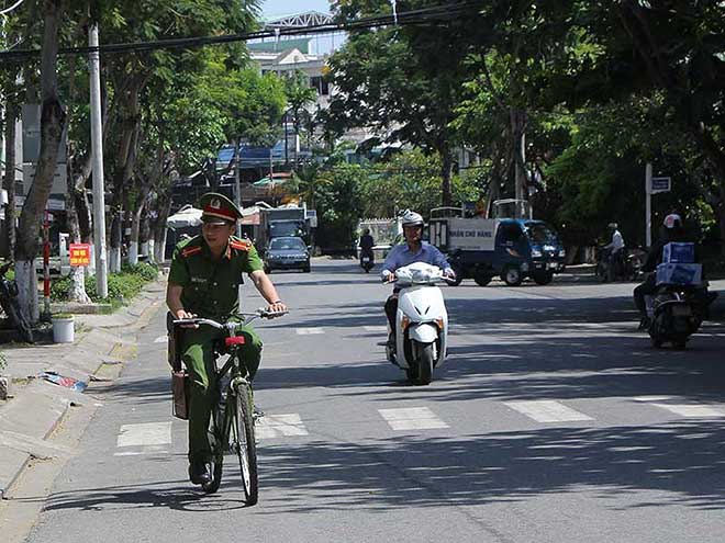 Xe đạp tuần tra Công an Hà Nội &#34;đắp chiếu&#34; - 2