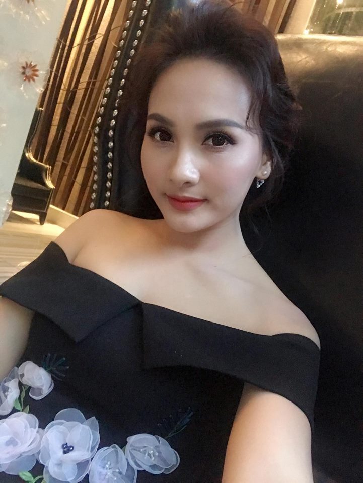 Bảo Thanh mặc bikini đỏ rực khoe đường cong &#34;nóng rẫy&#34; chào hè - 11